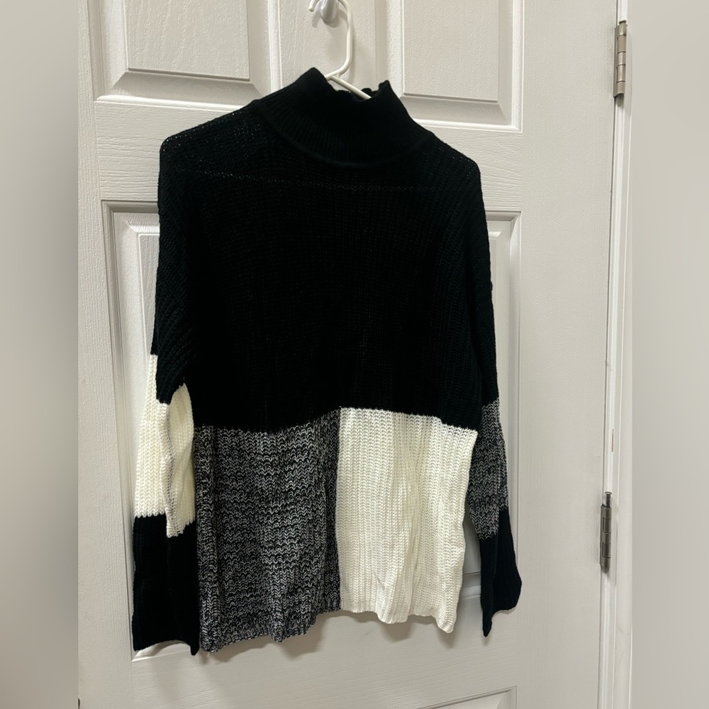 Classic Black & White Tweed Light Tuttle Neck Weight Sweater